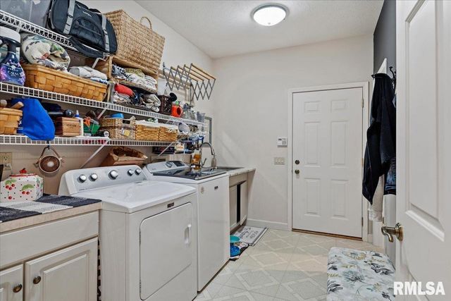 6201 WESTMINSTER Court, Springfield, IL 62711