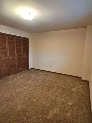 301 E 1st Ave, Tarentum, PA 15084