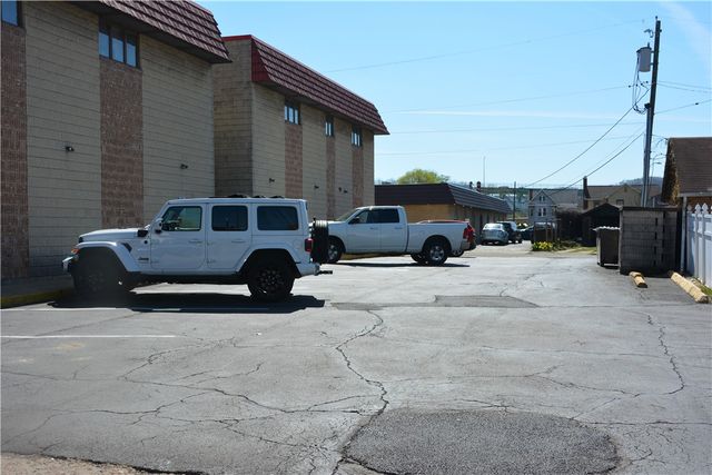301 E 1st Ave, Tarentum, PA 15084