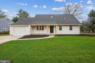 109 OLD CARRIAGE RD, Cherry Hill, NJ 08034