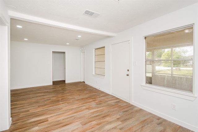 4708 Los Angeles Street, Houston, TX 77026