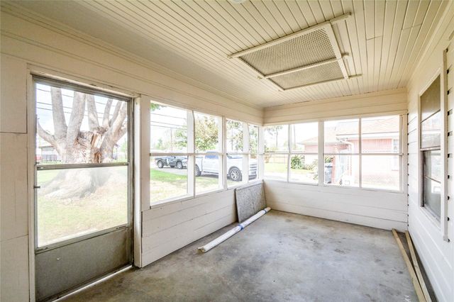 4708 Los Angeles Street, Houston, TX 77026