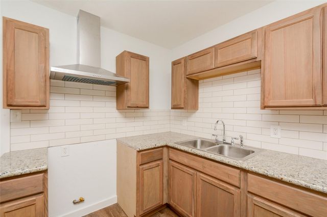 4708 Los Angeles Street, Houston, TX 77026