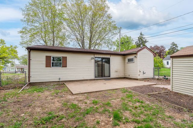 2318 N Sturdevant Street, Davenport, IA 52804