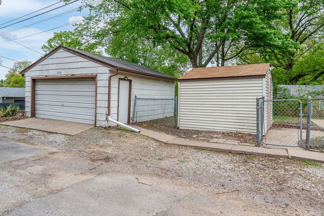 2318 N Sturdevant Street, Davenport, IA 52804