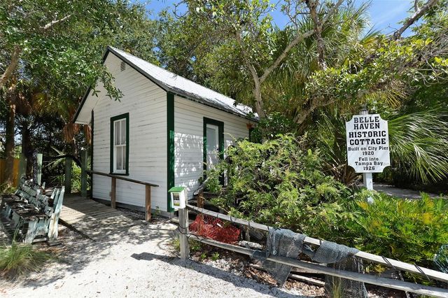 220 36TH STREET, Holmes Beach, FL 34217