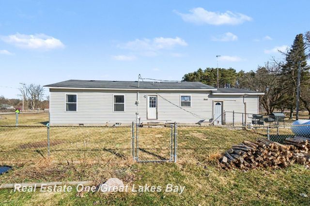 1005 Conrad Road, Standish, MI 48658