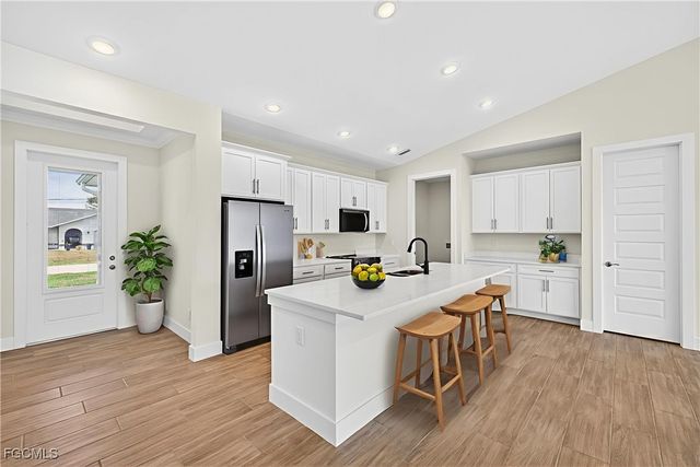 817 SW 6th AVE, Cape Coral, FL 33991