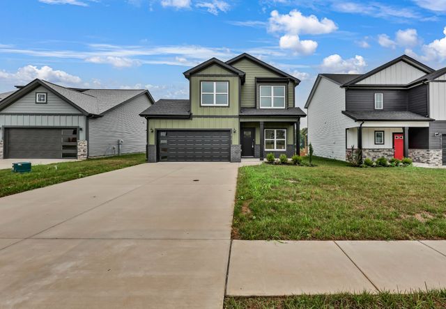 2712 Brewster Dr, Clarksville, TN 37042