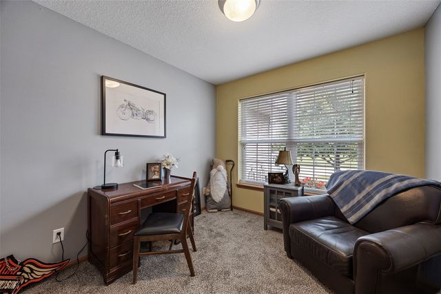 1600 Hunters Creek Way, Marion, IA 52302