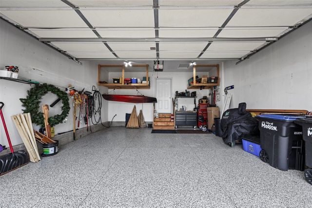 1600 Hunters Creek Way, Marion, IA 52302