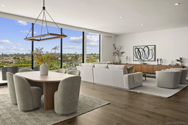 5594 Soledad Rd, La Jolla, CA 92037