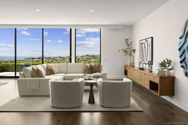 5594 Soledad Rd, La Jolla, CA 92037