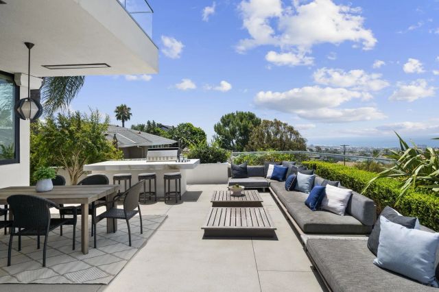 5594 Soledad Rd, La Jolla, CA 92037