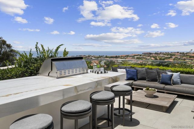 5594 Soledad Rd, La Jolla, CA 92037