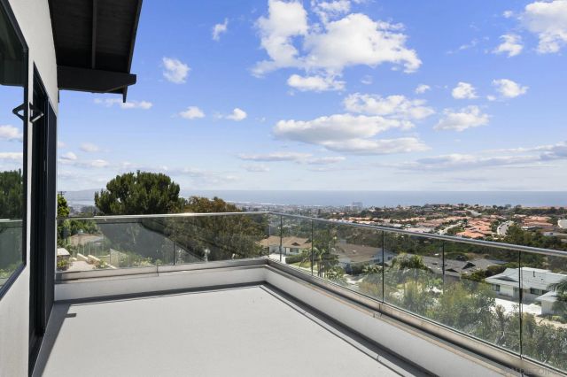 5594 Soledad Rd, La Jolla, CA 92037