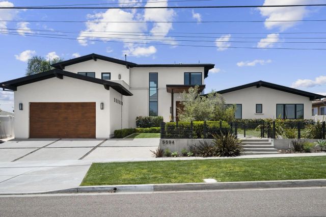 5594 Soledad Rd, La Jolla, CA 92037