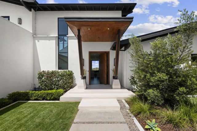 5594 Soledad Rd, La Jolla, CA 92037