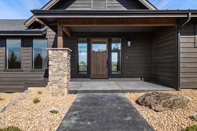 17056 SW Prospect Court, Powell Butte, OR 97753