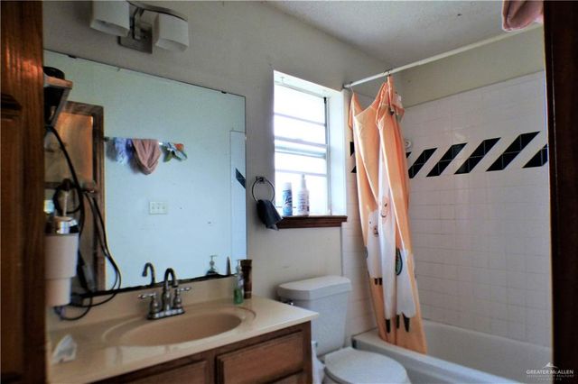 2901 Lakewood Court, Harlingen, TX 78550