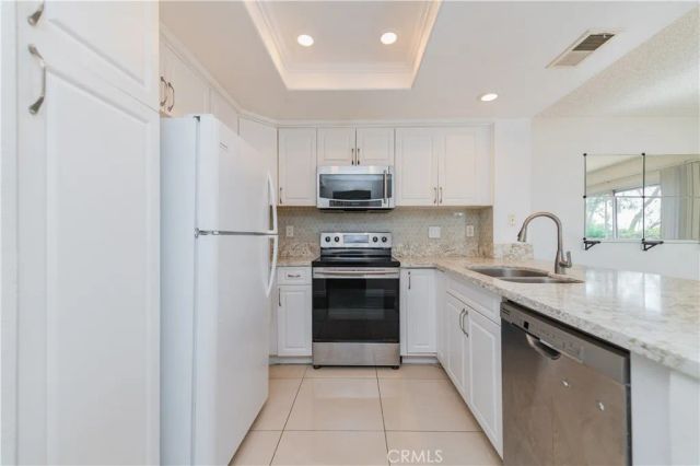 333 Stanford Court 30, Irvine, CA 92612