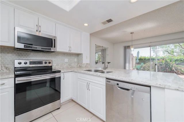333 Stanford Court 30, Irvine, CA 92612