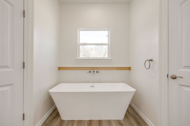 130 Abbott Avenue, Covington, TX 76636