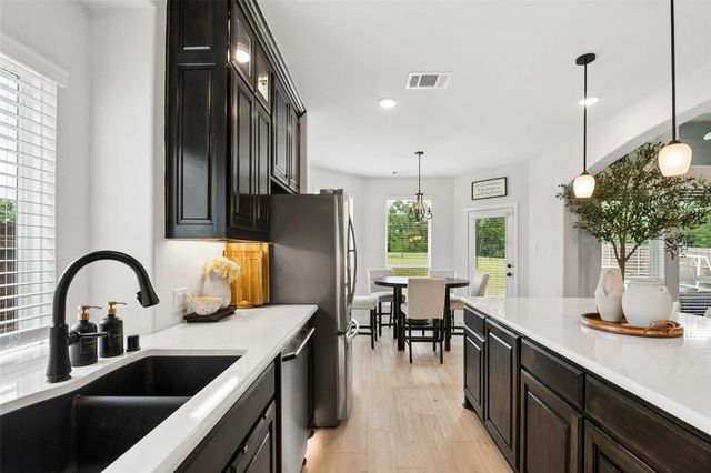 344 Willie Way, Burleson, TX 76028