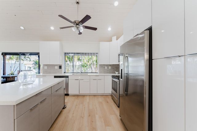 665 Jeffery Street, Boca Raton, FL 33487