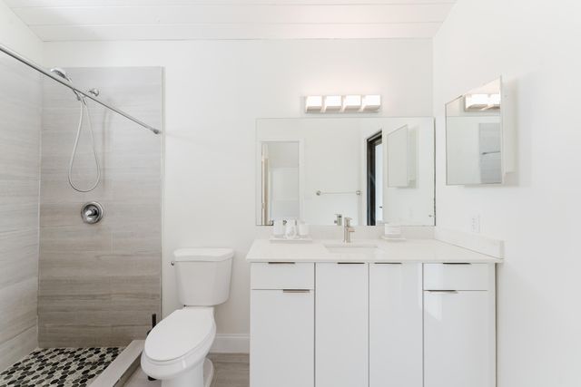 665 Jeffery Street, Boca Raton, FL 33487