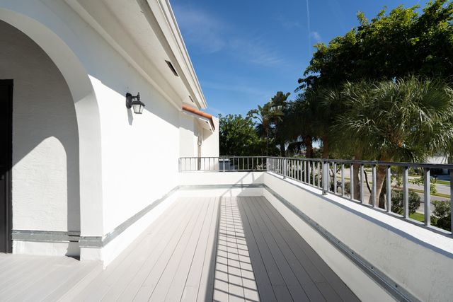 665 Jeffery Street, Boca Raton, FL 33487