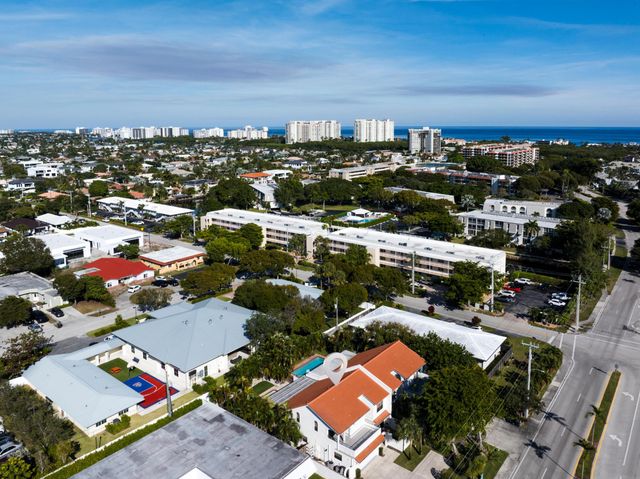 665 Jeffery Street, Boca Raton, FL 33487