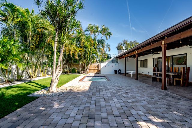 665 Jeffery Street, Boca Raton, FL 33487