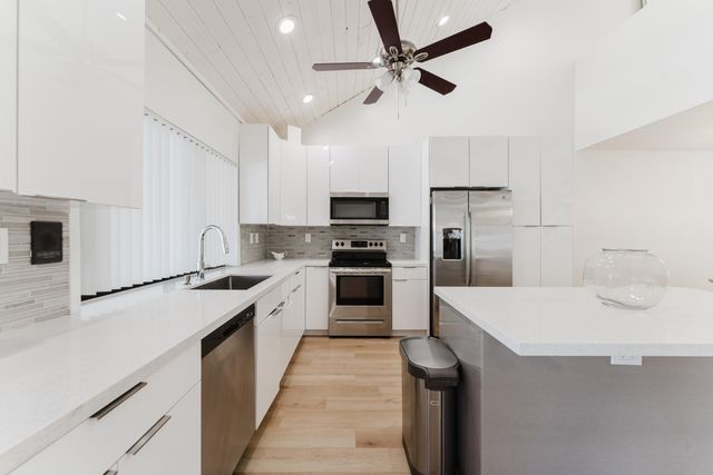 665 Jeffery Street, Boca Raton, FL 33487