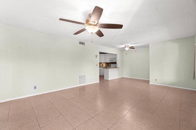 223 Pine Hov Circle A-2, Greenacres, FL 33463