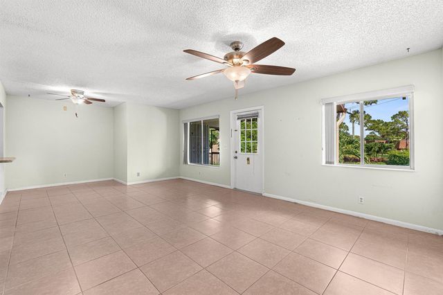 223 Pine Hov Circle A-2, Greenacres, FL 33463
