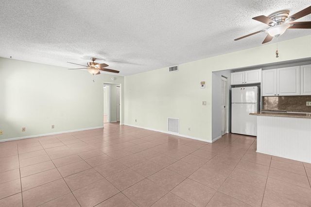 223 Pine Hov Circle A-2, Greenacres, FL 33463