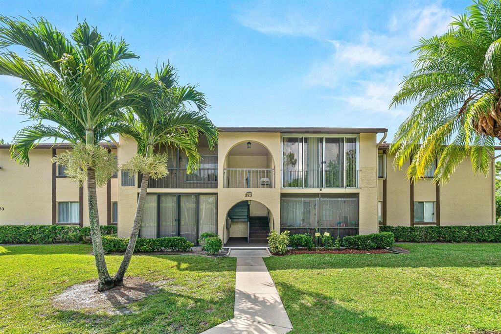 223 Pine Hov Circle A-2, Greenacres, FL 33463