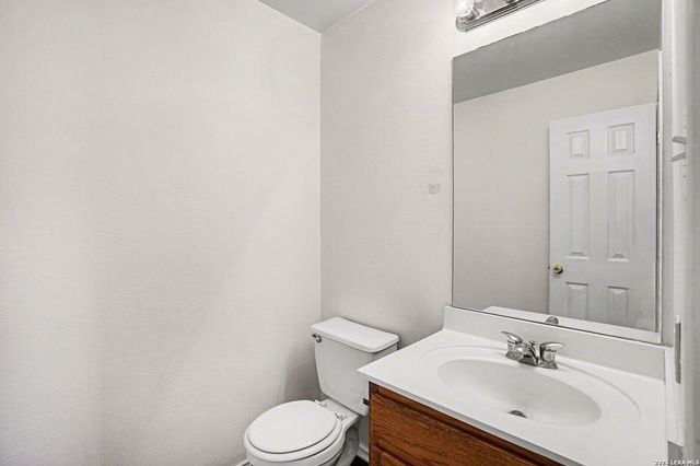 7415 Lacey Oak, San Antonio, TX 78223