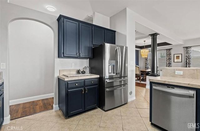 10300 Seneca Falls, Bakersfield, CA 93312