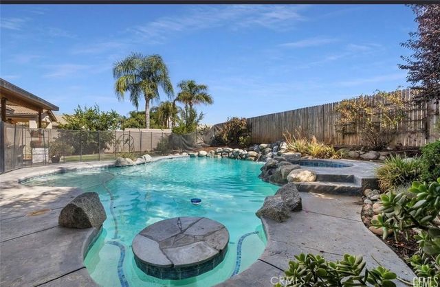 10300 Seneca Falls, Bakersfield, CA 93312