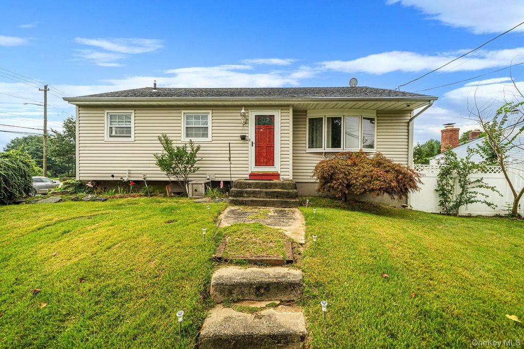 407 W Main Street, Babylon, NY 11702 — exterior