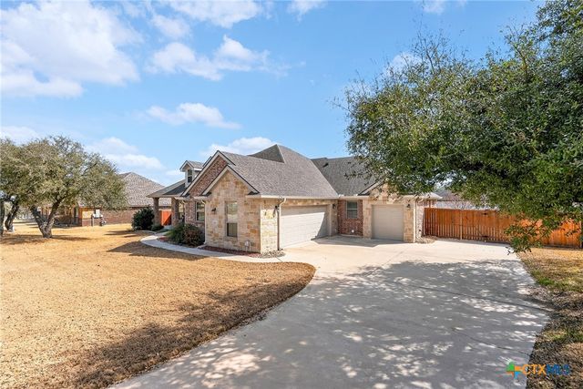 2041 Bella Vita Drive, Nolanville, TX 76559