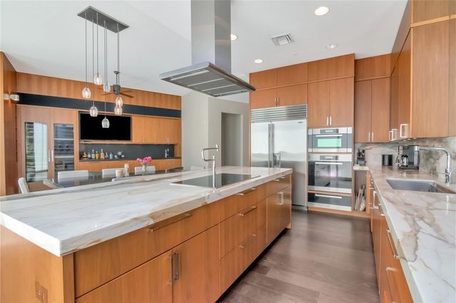 450 KNIGHTS RUN AVENUE 2102, Tampa, FL 33602