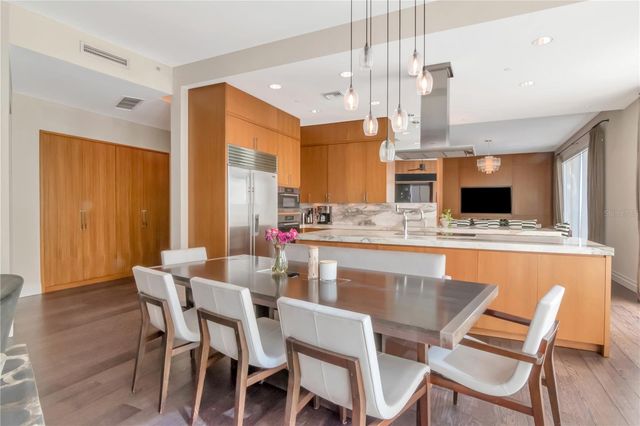 450 KNIGHTS RUN AVENUE 2102, Tampa, FL 33602