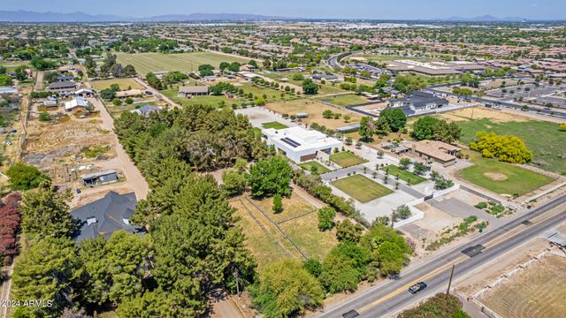 21410 S LINDSAY Road, Chandler, AZ 85286