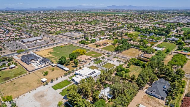 21410 S LINDSAY Road, Chandler, AZ 85286