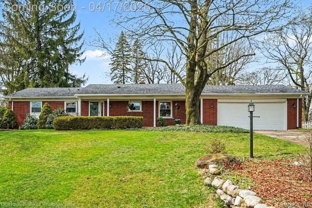 717 Sandstone Drive, Rochester Hills, MI 48309