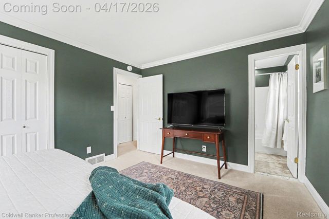 717 Sandstone Drive, Rochester Hills, MI 48309