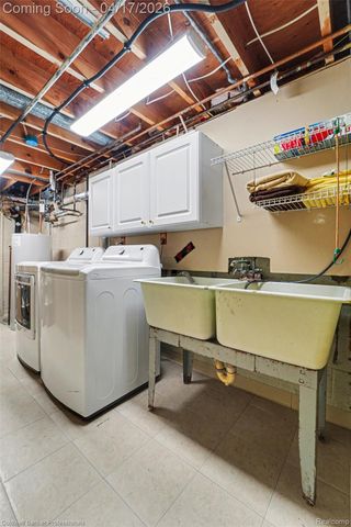 717 Sandstone Drive, Rochester Hills, MI 48309